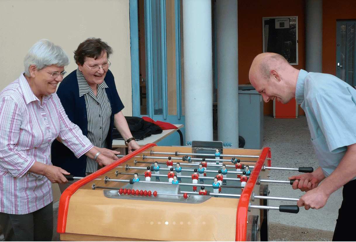 Közösségi élet Közösségi élet